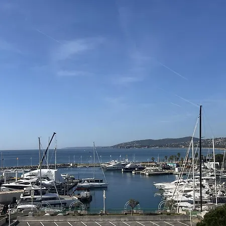 Incroyable Vue Sur Pour Ce T2 Avec Cabine, Le Capitole *